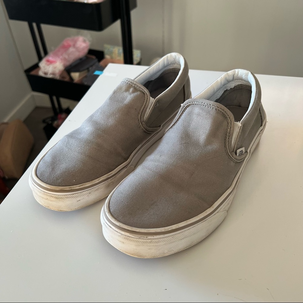 ⚡️SOLD⚡️ Vans classics slip on Grey Wild Dove/True White size 8.5 - Picture 3 of 11